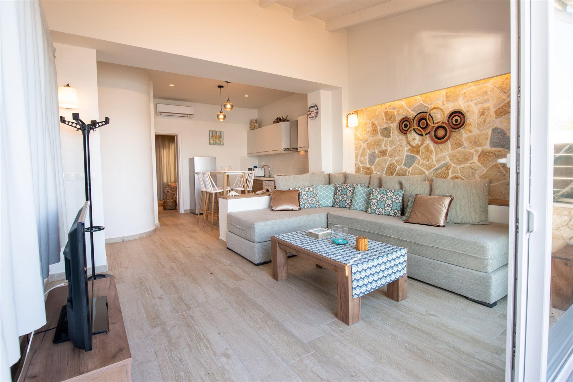 Hotel Ekati Maizonettes 4*