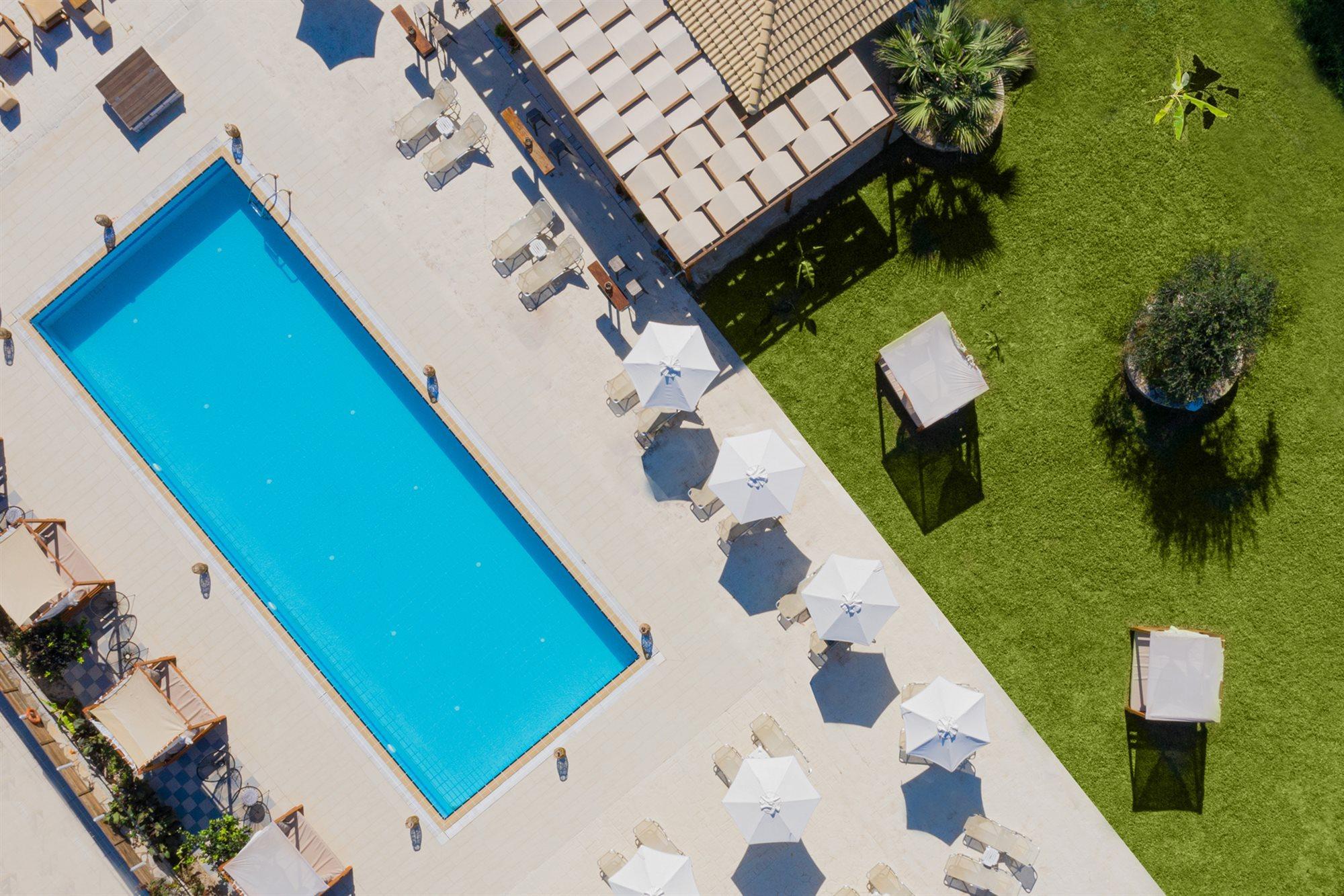 Hotel Ekati Maizonettes 4*