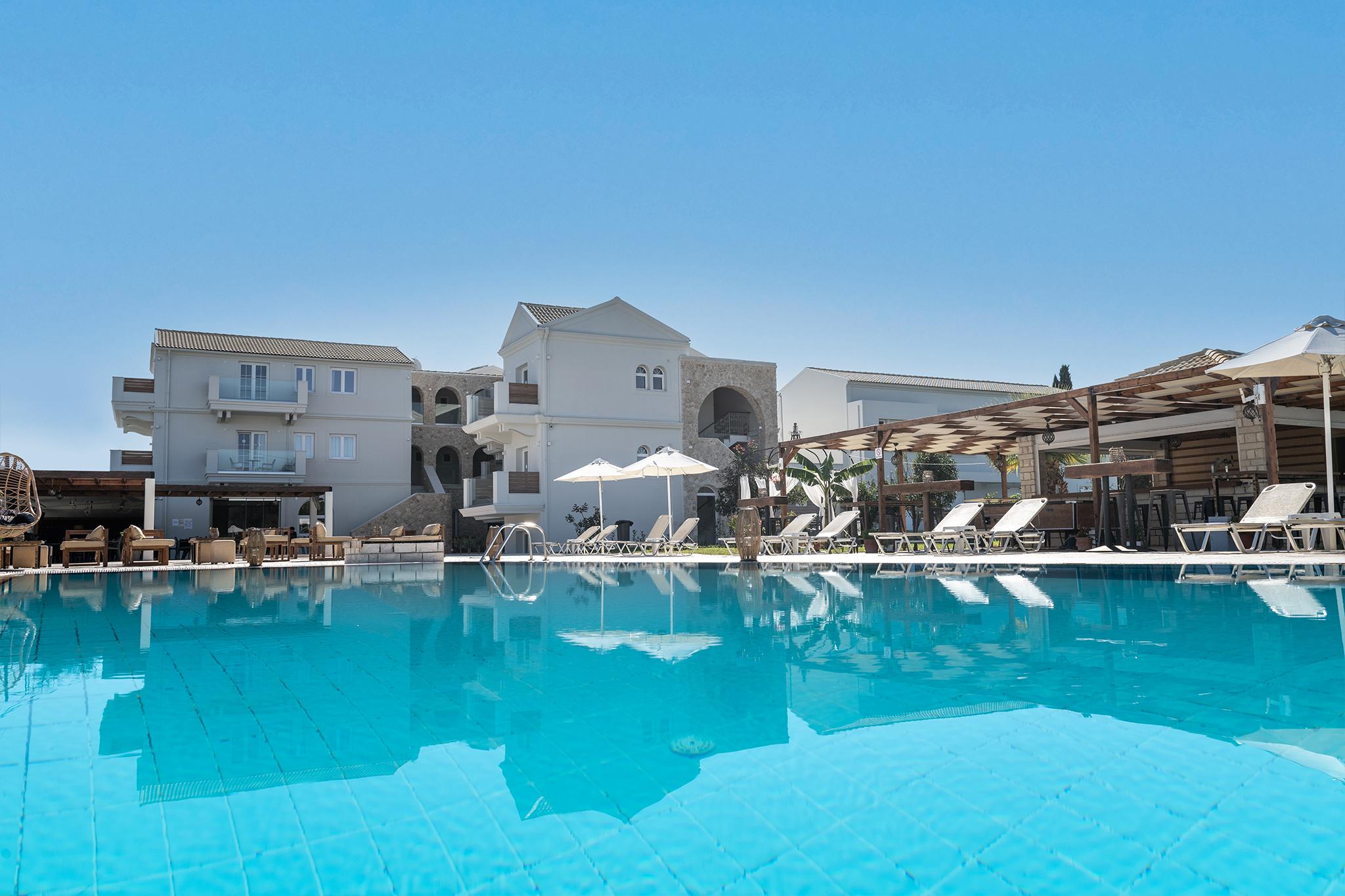 Ekati Maizonettes 4*