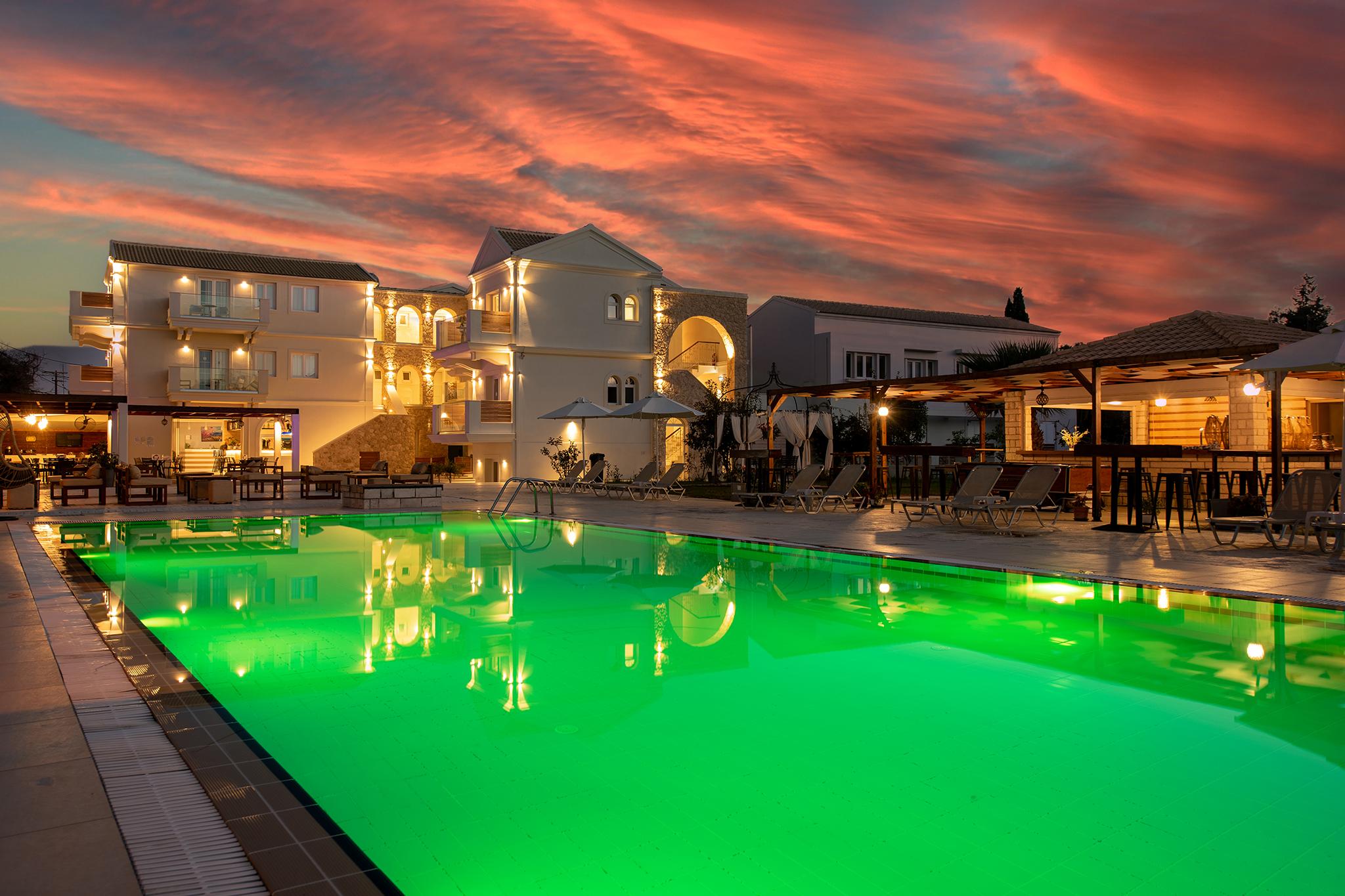 Ekati Maizonettes Hotel 4*