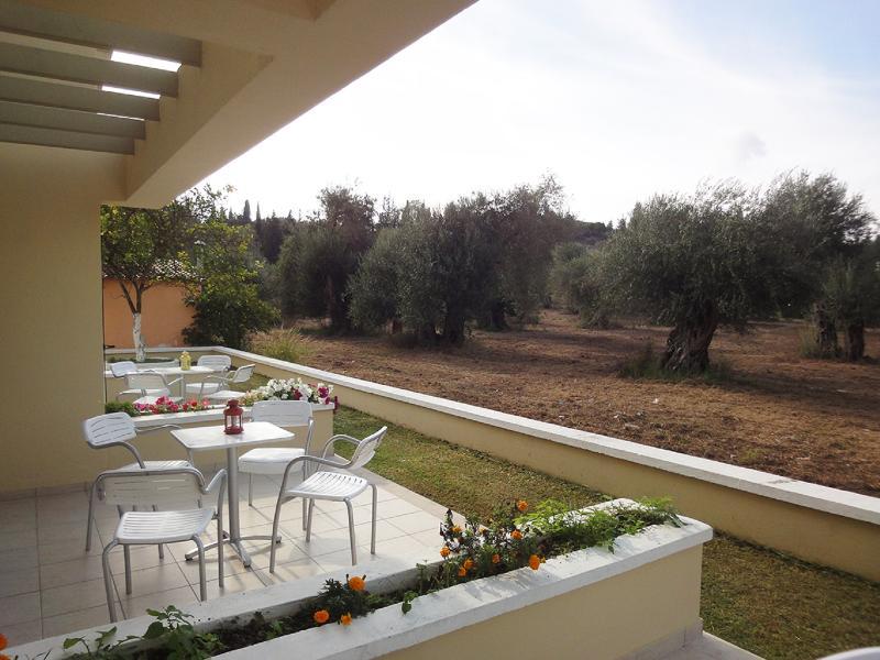 Hotel Ekati Maizonettes 4*