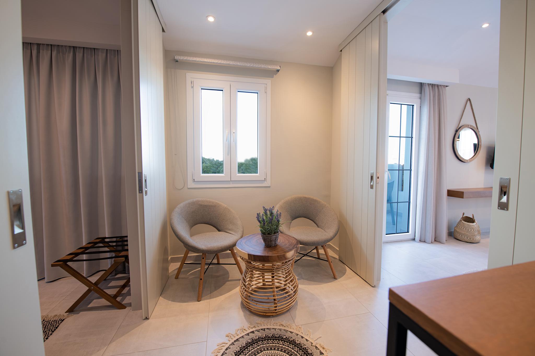 Ekati Maizonettes Hotel 4*