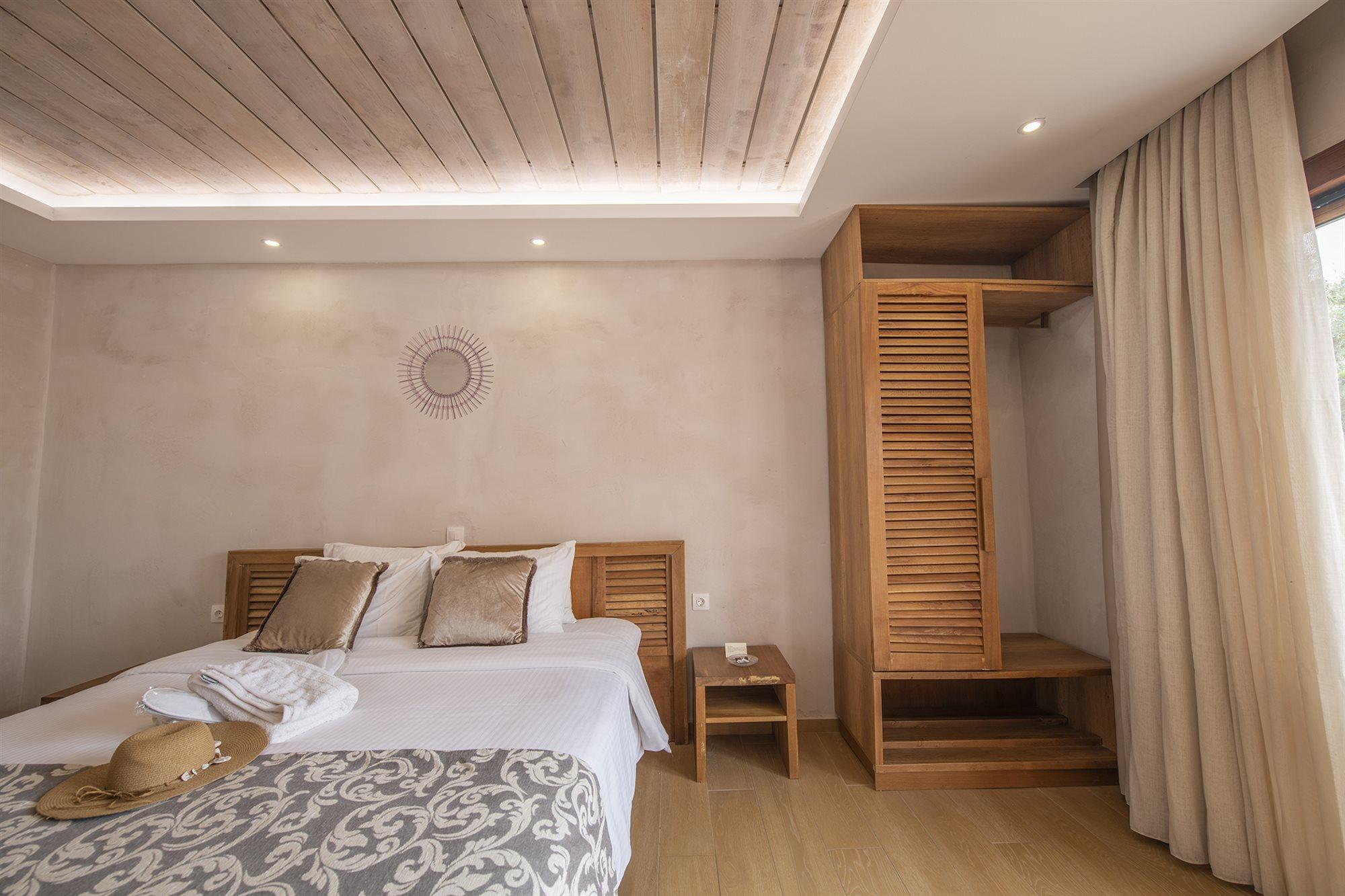 Ekati Maizonettes Hotel 4*